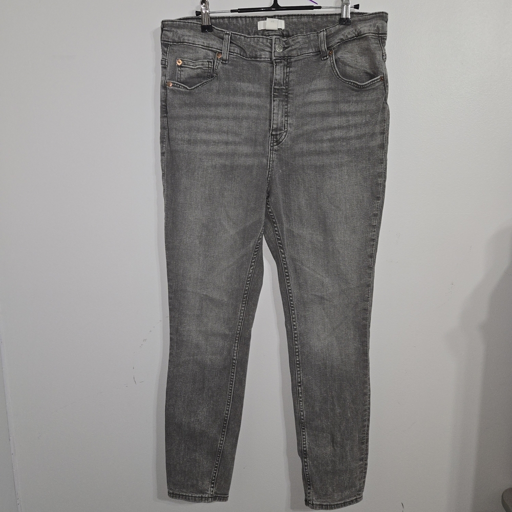 P#70 H&M Women's Size 16 Charcoal Skinny Jeans‎